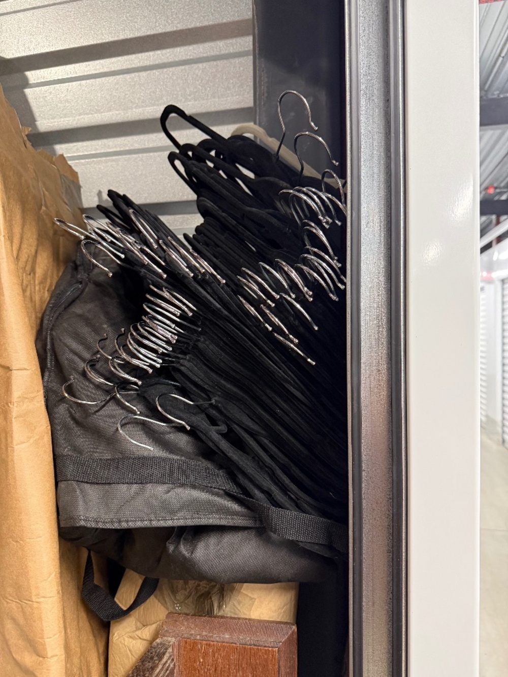 No-slip hangars